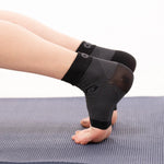 OS1ST FS6 Performance Foot Sleeves in white with compression weave pattern
