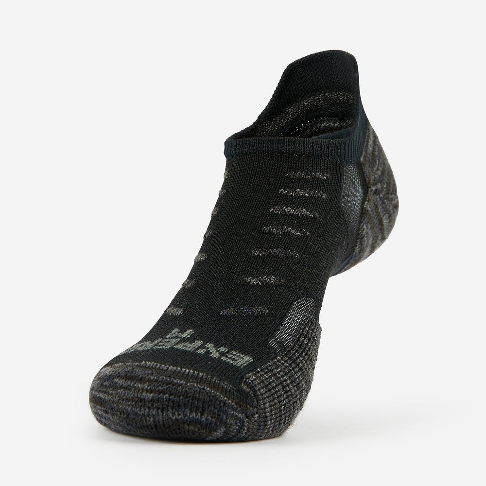 Experia No Show Tab running sock in black with gray cushioned toe and heel