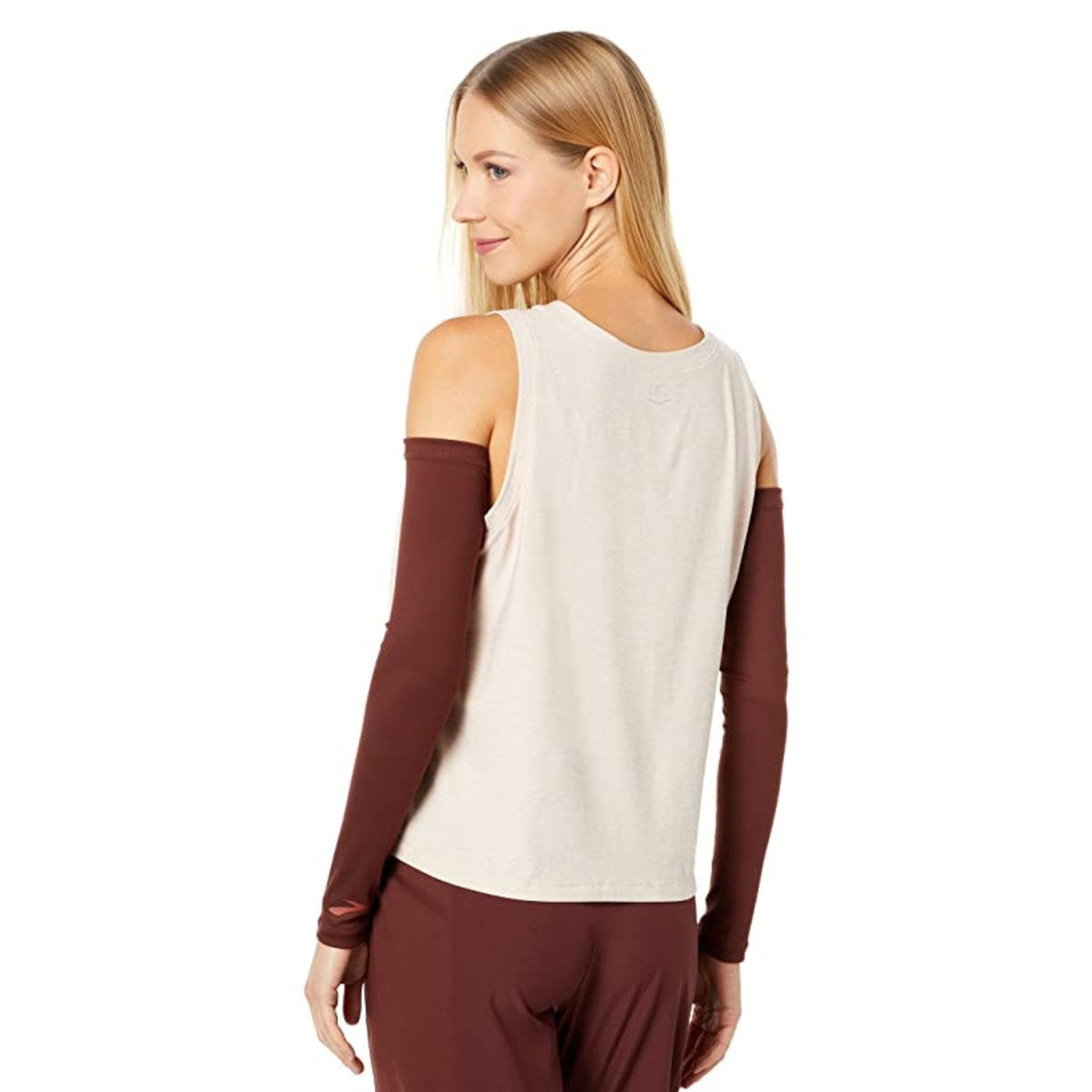 Brooks arm warmers in dark burgundy worn by female model, rear view