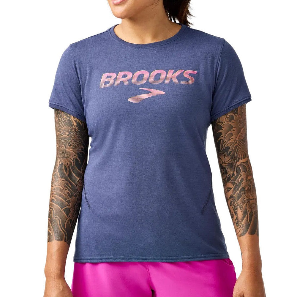 Brooks Distance Short Sleeve 3.0 in Moroccan Blue worn by tattooed female model