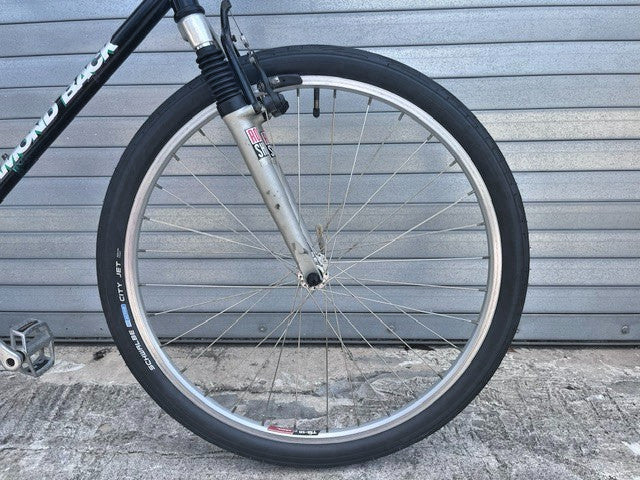RockShox front suspension fork on vintage Diamondback Response Sport mountain bike